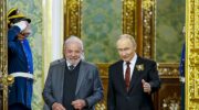 El presidente de Brasil, Luiz Inácio Lula da Silva, y el presidente de Rusia, Vladímir Putin, en el Gran Palacio del Kremlin, 9 de mayo de 2025