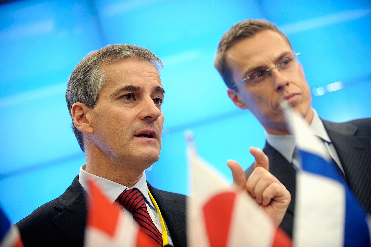 Jonas Gahr Støre y Alexander Stubb, entonces ministros de Exteriores de Noruega y Finlandia, en la sesión del Consejo Nórdico en Estocolmo, octubre de 2009